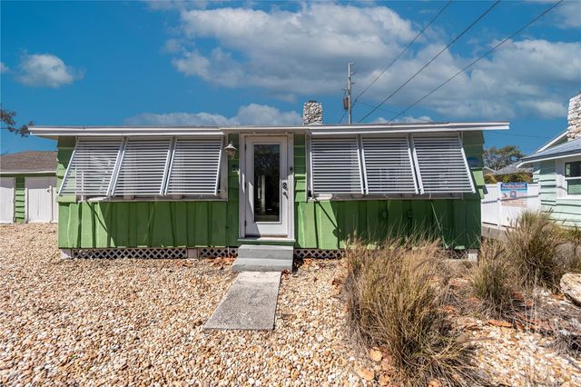 115 124TH AVENUE W, Treasure Island, FL 33706