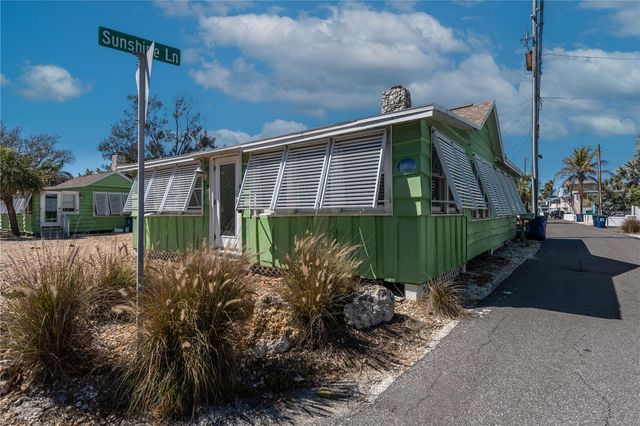 115 124TH AVENUE W, Treasure Island, FL 33706