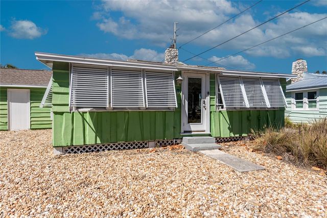 115 124TH AVENUE W, Treasure Island, FL 33706