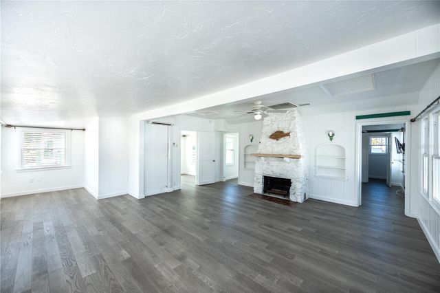 115 124TH AVENUE W, Treasure Island, FL 33706