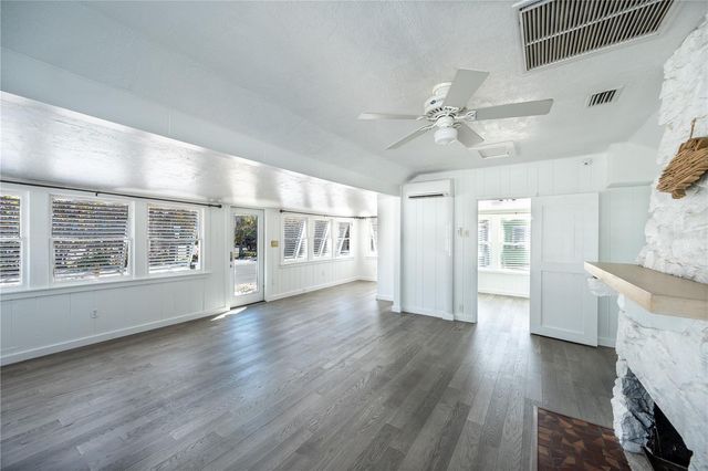 115 124TH AVENUE W, Treasure Island, FL 33706