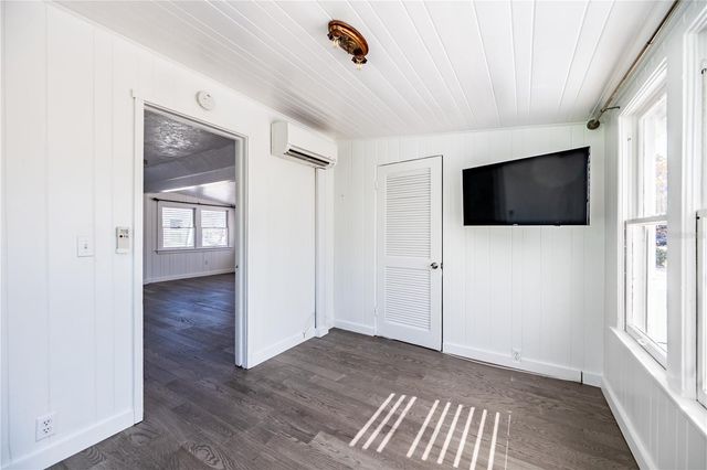 115 124TH AVENUE W, Treasure Island, FL 33706