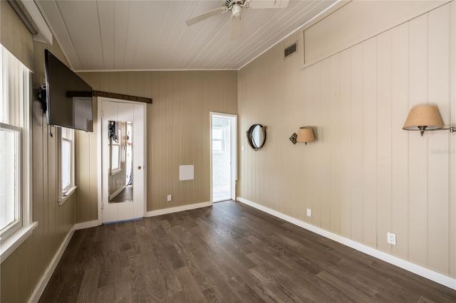 115 124TH AVENUE W, Treasure Island, FL 33706