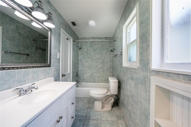 115 124TH AVENUE W, Treasure Island, FL 33706