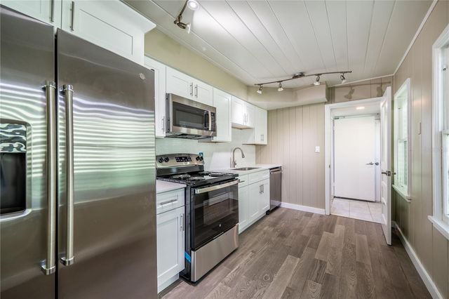 115 124TH AVENUE W, Treasure Island, FL 33706