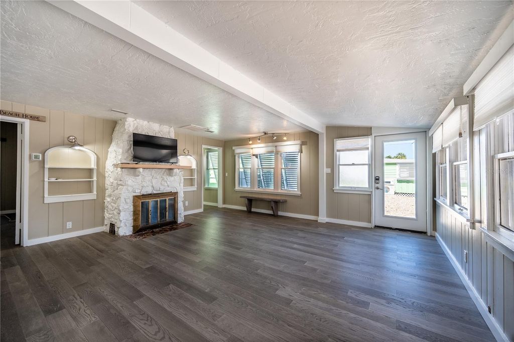 115 124TH AVENUE W, Treasure Island, FL 33706