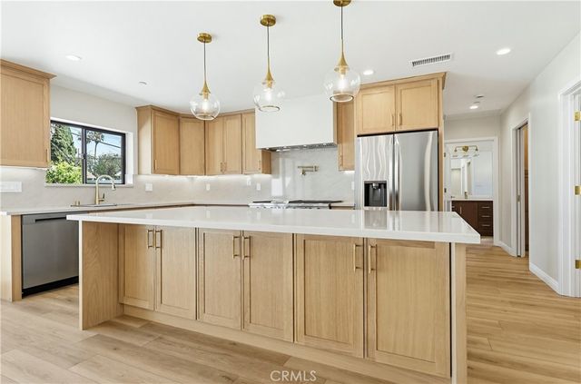 12509 Emelita, Valley Village, CA 91607