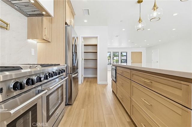 12509 Emelita, Valley Village, CA 91607