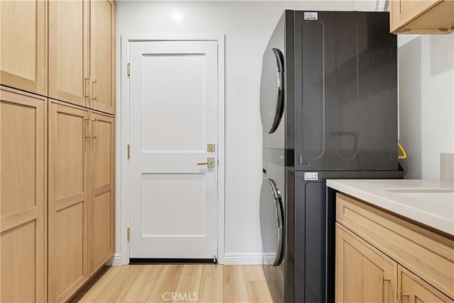 12509 Emelita, Valley Village, CA 91607