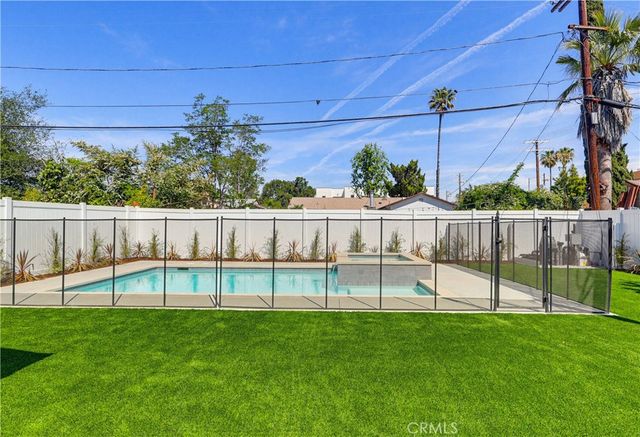 12509 Emelita, Valley Village, CA 91607