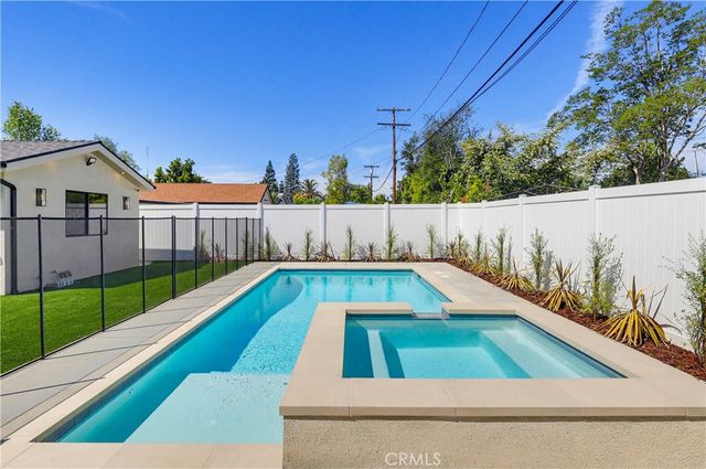 12509 Emelita, Valley Village, CA 91607