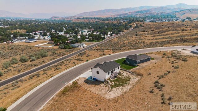 1232 Gathe Dr, Pocatello, ID 83204