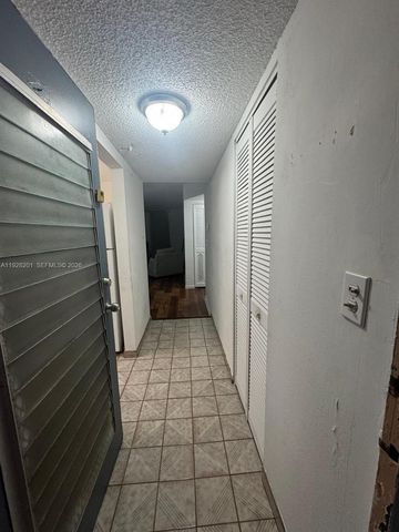 2800 Someset Drive 404, Lauderdale Lakes, FL 33311
