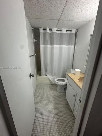 2800 Someset Drive 404, Lauderdale Lakes, FL 33311
