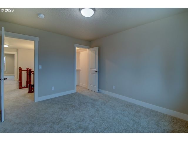 267 W BEACON HILL Dr, Longview, WA 98632