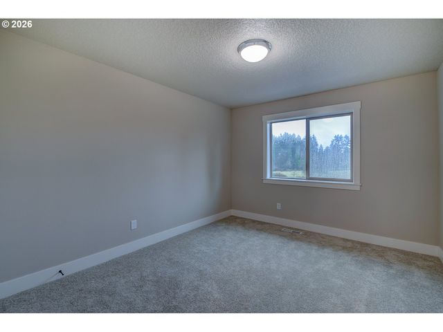 267 W BEACON HILL Dr, Longview, WA 98632