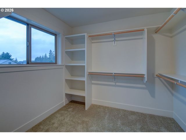 267 W BEACON HILL Dr, Longview, WA 98632