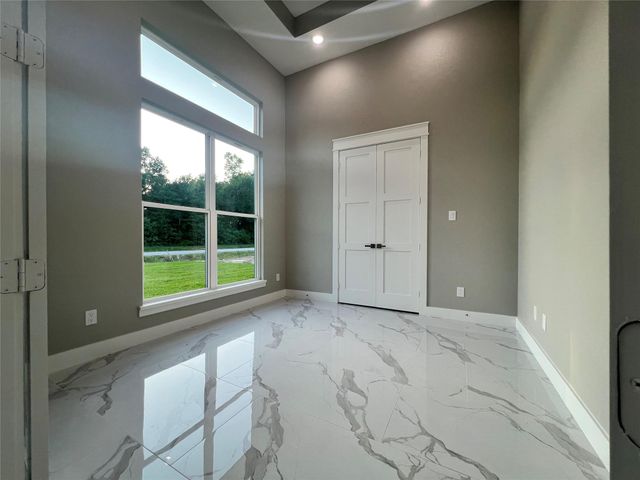 1156 Spanish Drive, Dayton, TX 77535