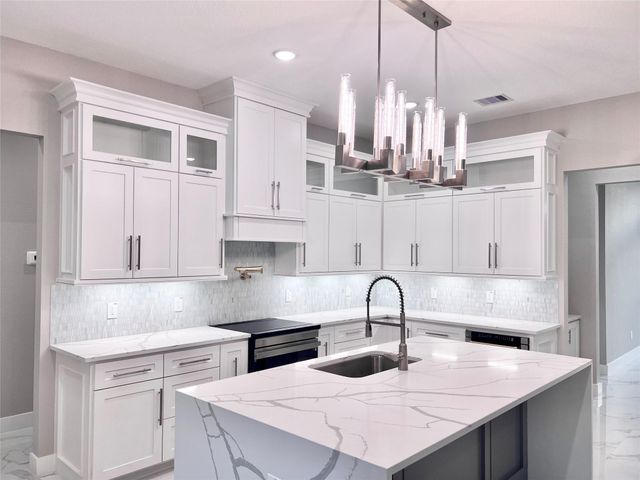 1156 Spanish Drive, Dayton, TX 77535