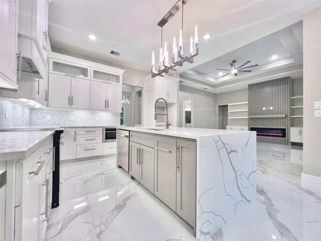1156 Spanish Drive, Dayton, TX 77535