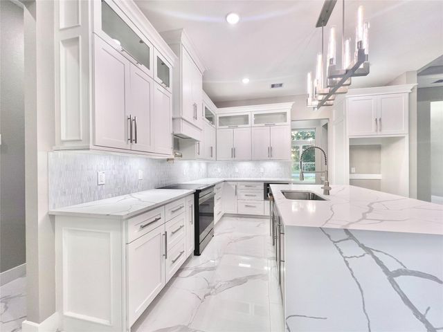 1156 Spanish Drive, Dayton, TX 77535