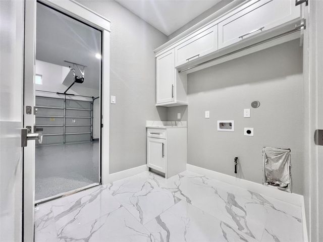 1156 Spanish Drive, Dayton, TX 77535