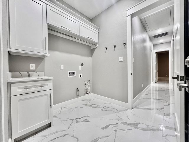 1156 Spanish Drive, Dayton, TX 77535