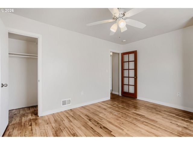 8807 Ne SACRAMENTO St, Portland, OR 97220