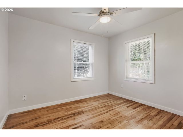 8807 Ne SACRAMENTO St, Portland, OR 97220