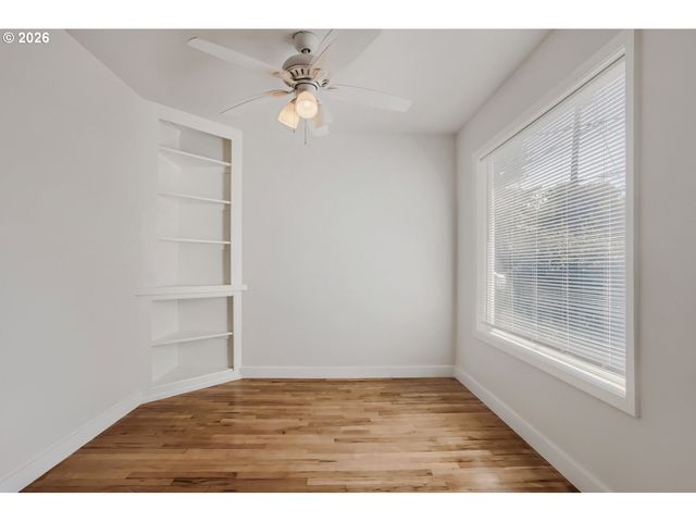 8807 Ne SACRAMENTO St, Portland, OR 97220