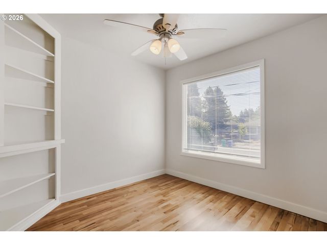 8807 Ne SACRAMENTO St, Portland, OR 97220