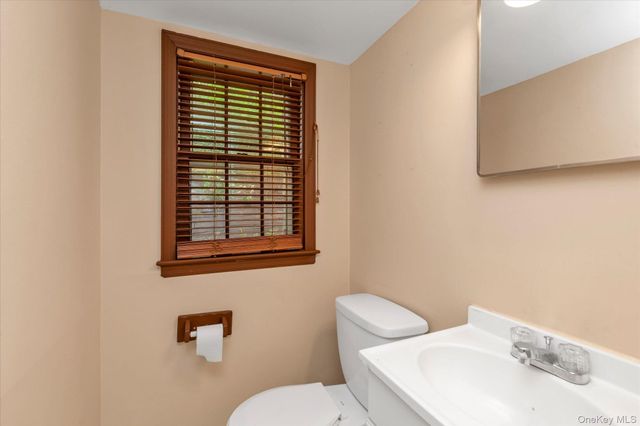 21 Beech Place, Huntington, NY 11743