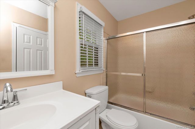 21 Beech Place, Huntington, NY 11743