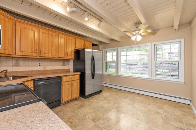 21 Beech Place, Huntington, NY 11743