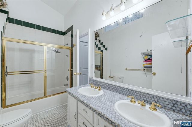 31 West Street, Closter, NJ 07624