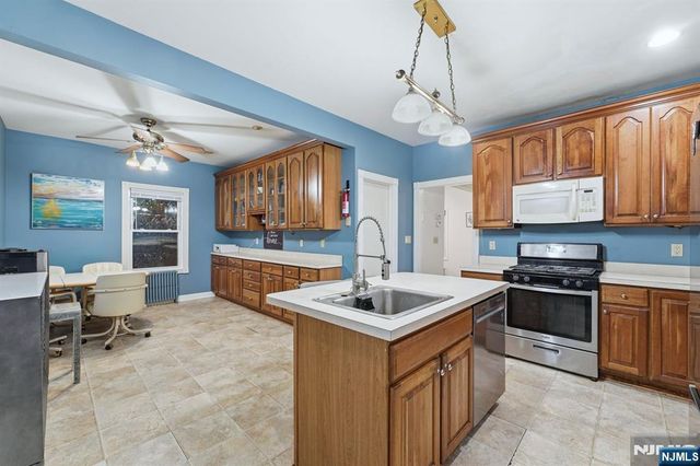 31 West Street, Closter, NJ 07624