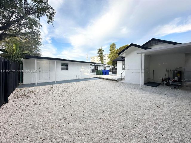 248 SW 18th Ct, Miami, FL 33135