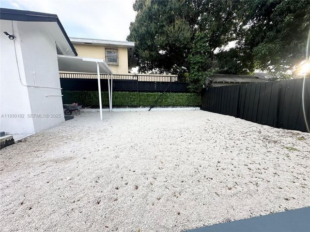 248 SW 18th Ct, Miami, FL 33135