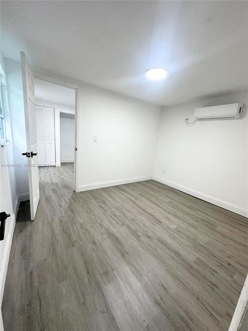 248 SW 18th Ct, Miami, FL 33135