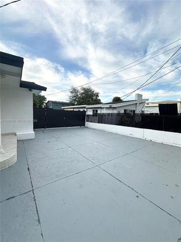 248 SW 18th Ct, Miami, FL 33135