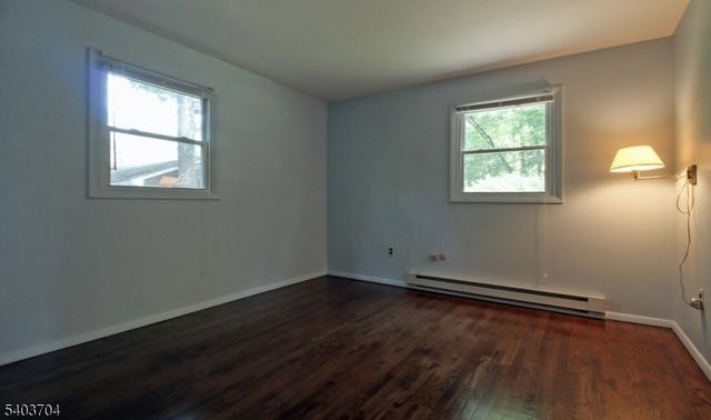 3 Canfield St, Hopatcong Boro, NJ 07874