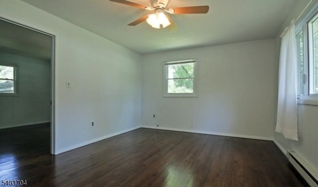 3 Canfield St, Hopatcong Boro, NJ 07874