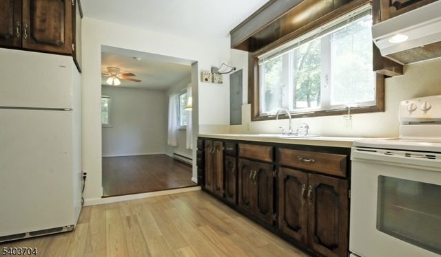 3 Canfield St, Hopatcong Boro, NJ 07874