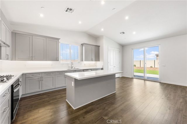 41846 Castello Ln, Quartz Hill, CA 93552