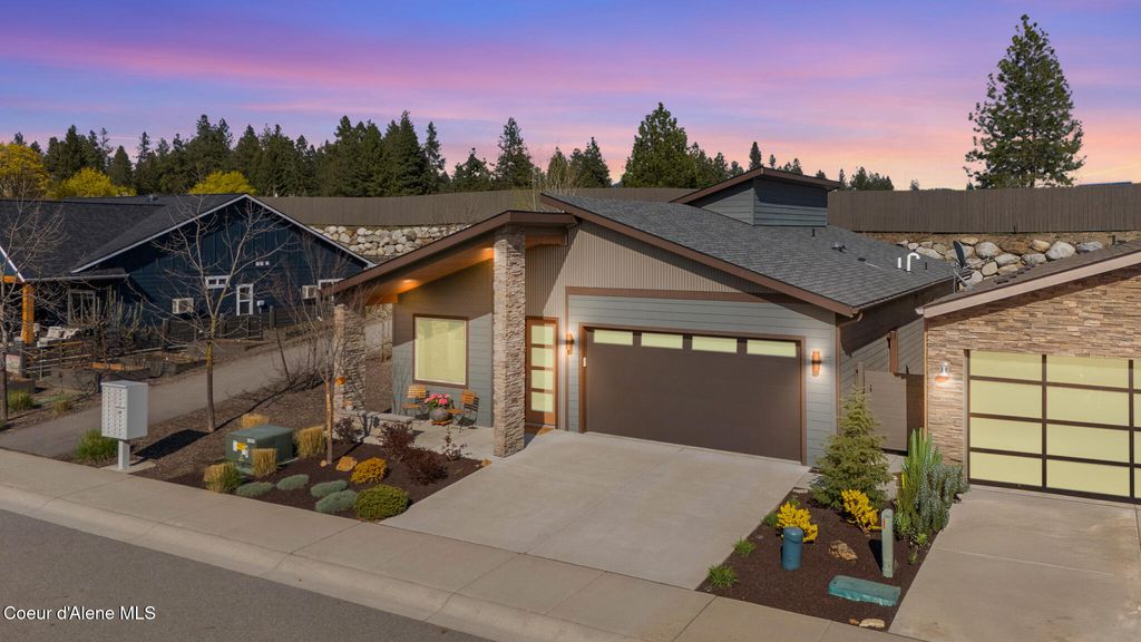 3306 N Ladalia DR, Coeur D'alene, ID 83814