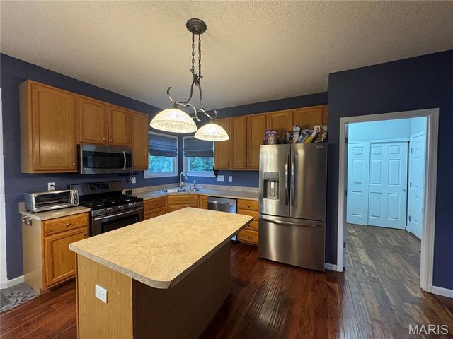 3594 Sky Hawk Drive, Shiloh, IL 62221