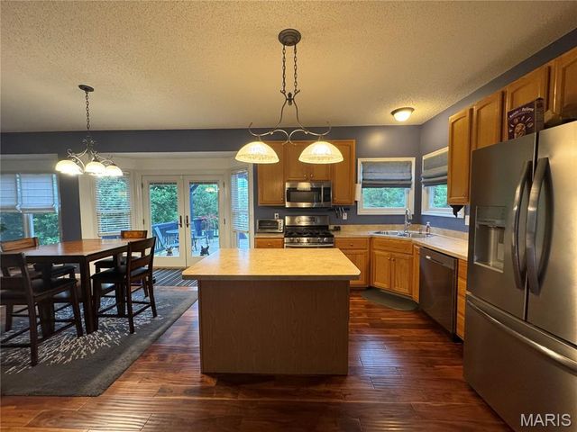 3594 Sky Hawk Drive, Shiloh, IL 62221
