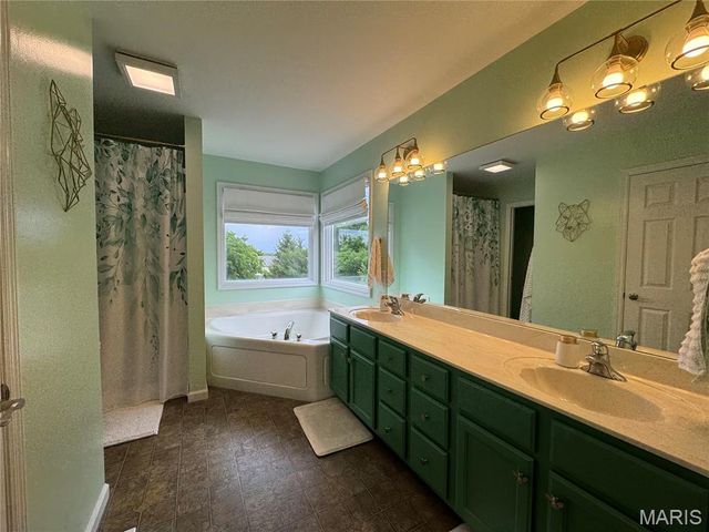 3594 Sky Hawk Drive, Shiloh, IL 62221