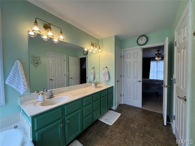 3594 Sky Hawk Drive, Shiloh, IL 62221