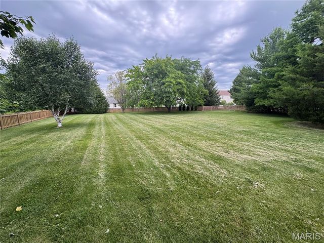 3594 Sky Hawk Drive, Shiloh, IL 62221